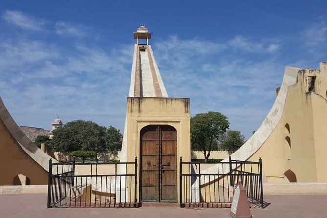 2-Day Private Jaipur City Sightseeing Tour with Three Forts - Day Two: Hawa Mahal, Jaigarh Fort, Nahargarh Fort, and Royal Gaitor Tumbas