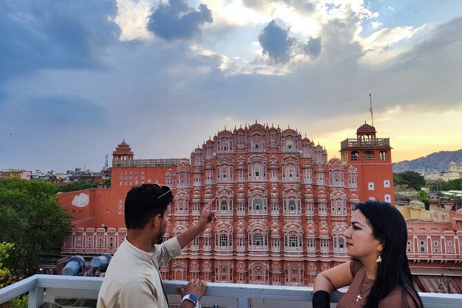 3-Day Private Golden Triangle Tour to Agra &Jaipur from New Delhi - Day 1 in Delhi: Qutub Minar, old Delhi mosques, and the tomb garden