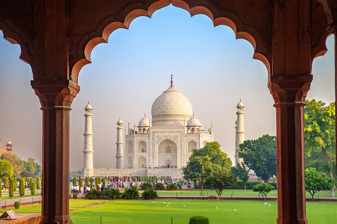 3-Days Private Golden Triangle Tour: Delhi, Agra & Jaipur by Car - Day 1 in Delhi: Qutub Minar to Old Delhi spice markets