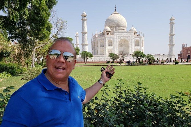 3-Days Private Luxury Golden Triangle Tour Delhi, Agra and Jaipur - Jantar Mantar and Hawa Mahal: astronomy, then the facade people photograph