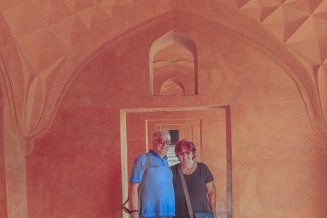 3-Hour Unimaginable Beauty of Taj Private Guided Tour - Learning the Taj Mahal story beyond romance, love, and marble