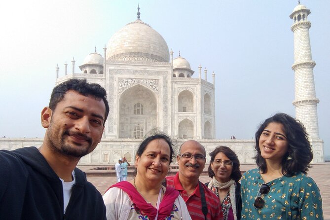 3-Hour Unimaginable Beauty of Taj Private Guided Tour - The meeting point at TAJ Agra VIP Parking, and why timing matters