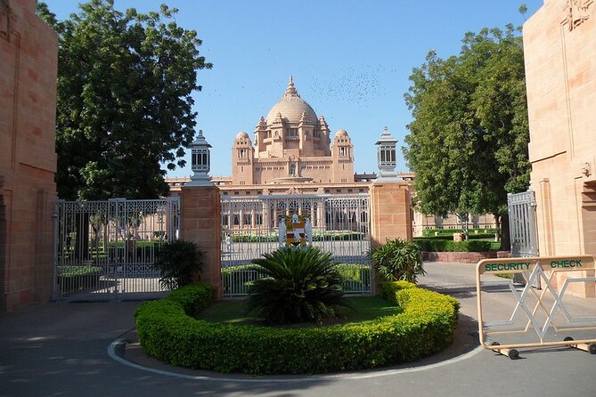 6 Night 7 Days Udaipur Jodhpur and Jaisalmer Tour - Day 6 in Jaisalmer: the Fort that people live in, plus haveli museums and sand dunes