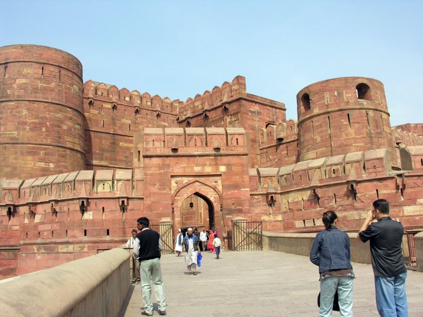 Agra: Guided Tour of Taj Mahal, Agra Fort and Fatehpur Sikri - How the small group and drivers keep a long day manageable