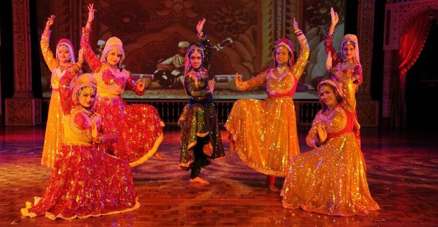 Agra: Mohabbat the Taj show tickets and agra transfers - Key highlights you will feel right away