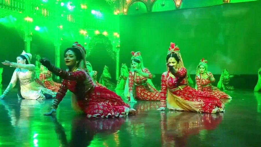 Agra: Mohabbat the Taj show tickets and agra transfers - Agra transfers and getting to Kalakriti without stress