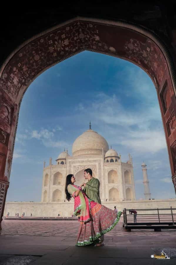 Agra: Premier Tour of Taj Mahal & Agra Fort All Inclusive - Taj Mahal Express Entry and the Way Your Guide Changes What You See