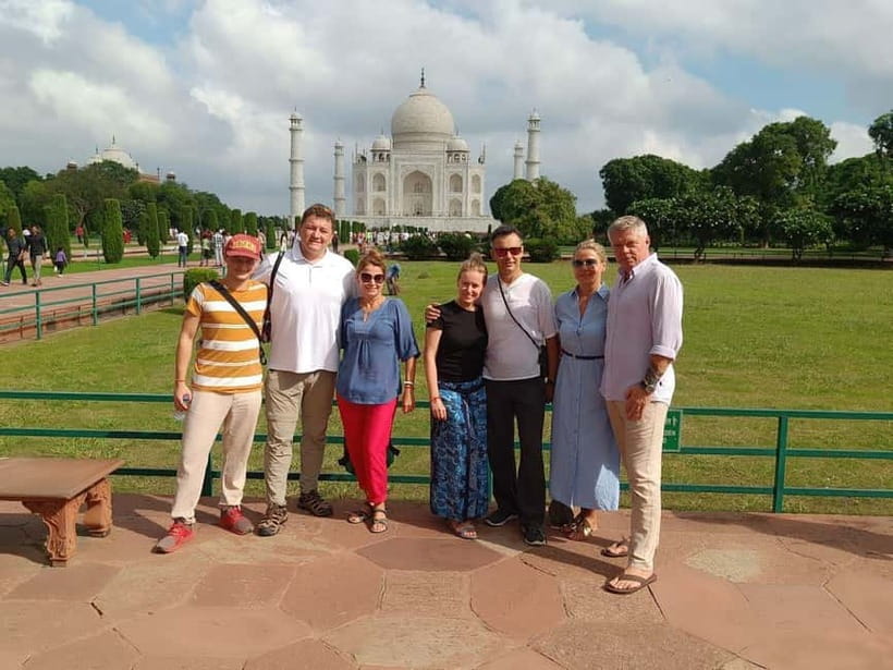 Agra: Skip-the-Line Taj Mahal & Agra Fort Private Tour - Agra Fort: Mughal power made visible in stone
