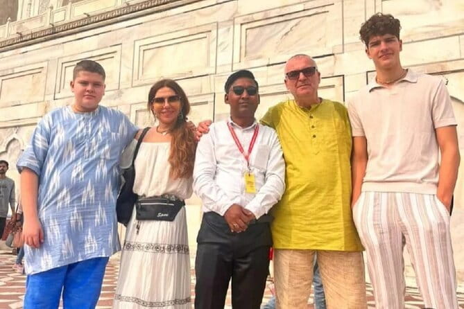 Agra: Skip-the-Line Taj Mahal and Agra Fort Tour - All Inclusive - Private Pickup and AC Comfort in Agra, The Day Stays on Track