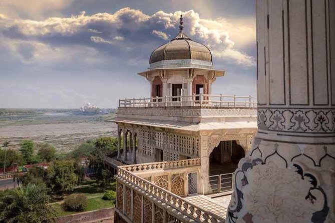 Agra: Street Food and Walk Tour with Spice Market by Tuk-Tuk - Street Food After Dark, With Transport That Actually Makes Sense