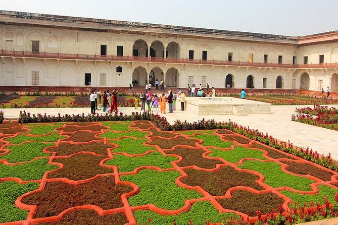 Agra: Street Food and Walk Tour with Spice Market by Tuk-Tuk - Mankameshwar Mandir: A Short Walk With a Different Kind of Energy