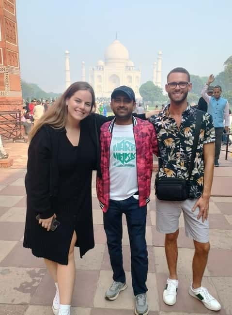 Agra: Taj Mahal, Agra Fort & Baby Taj Guided Day Tour - Agra Fort UNESCO walls: how the guide makes the courtyards make sense