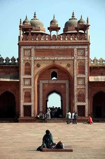Agra: Taj Mahal, Agra Fort & Fatehpur Sikri Guided Tour - Guides and group size: languages, photo pressure, and how to get a better day