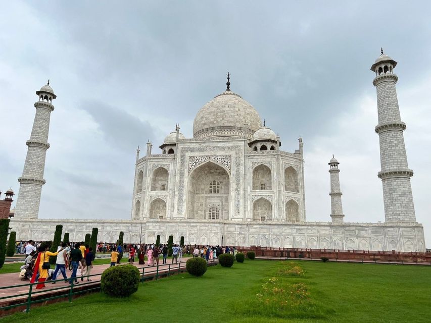 Agra: Tajmahal and Agra fort Entry tickets with Tour Guide - Agra Fort visit: big scale, real use, and the Mughal power view