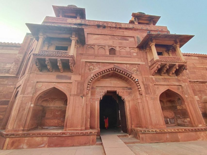 Agra to/from Jaipur with Chandboari Stepwell & Sikri Visits - Key points at a glance