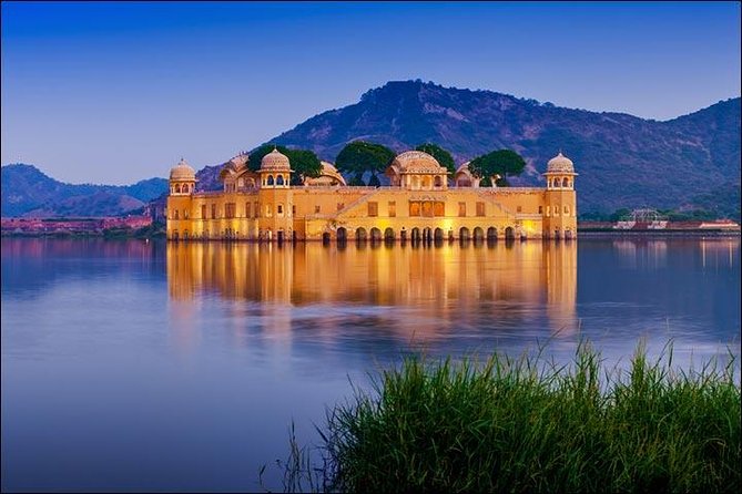 All-Inclusive Private Jaipur Day Trip from Delhi - Panna Meena ka Kund, Jal Mahal, and Hawa Mahal photo stops