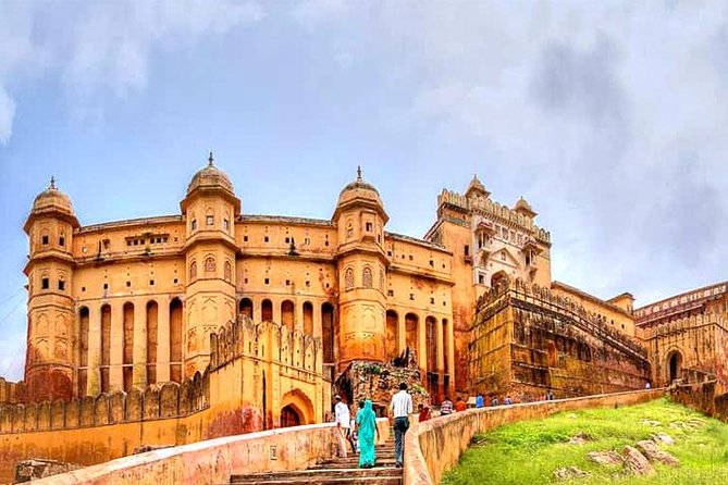 All-Inclusive Private Jaipur Day Trip from Delhi - City Palace and Jantar Mantar: royal residence and science
