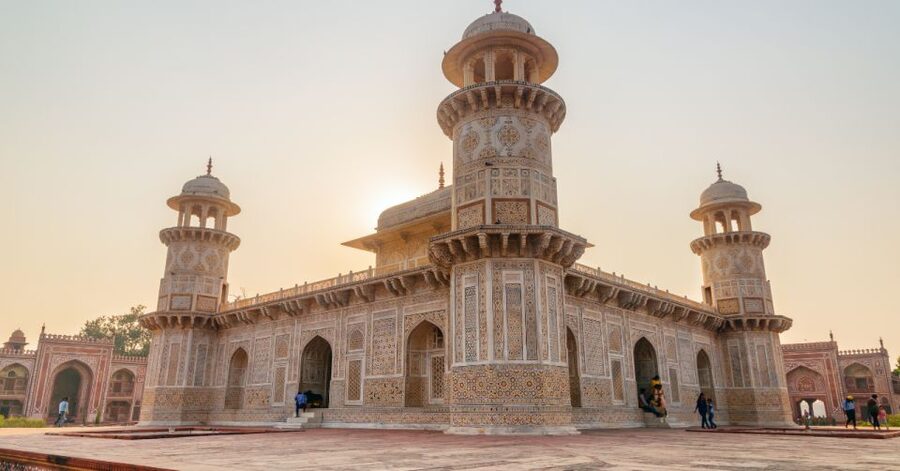 All Inclusive Private Taj Mahal Luxury Tour from Delhi - Taj Mahal Time: How a Private Guide Changes Everything