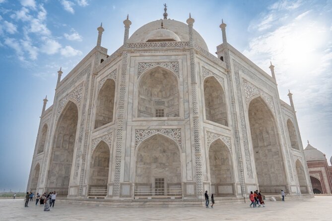 All Inclusive Private Taj Mahal Luxury Tour from Delhi by Car - Courtyard Agra meal break: choose your fuel wisely