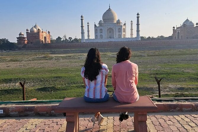 All Inclusive Private Taj Mahal Tour from Delhi by Car - Lunch Break at DoubleTree by Hilton Agra: Where the Day Resets