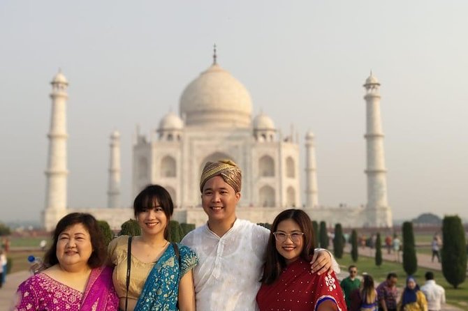 All Inclusive Taj Mahal Tour from Delhi With 5 Star Lunch - Agra Fort: The Story Becomes Clearer After the Taj