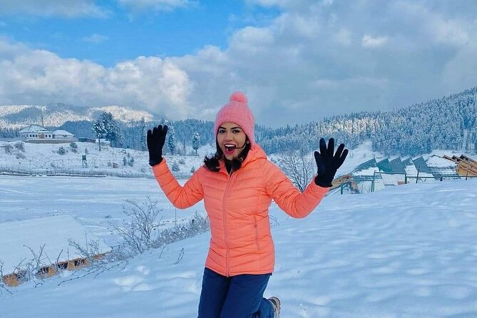 Amazing Kashmir Tour - 03 Nights & 04 Days - Gulmarg Morning Drive and the Pony Ride Toward Thajiwas Glacier