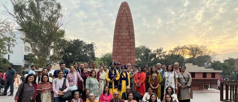 Amritsar: Golden Temple and Jallianwala Bagh Guided Tour - Where the day begins: Jallianwala Bagh and the right first mood