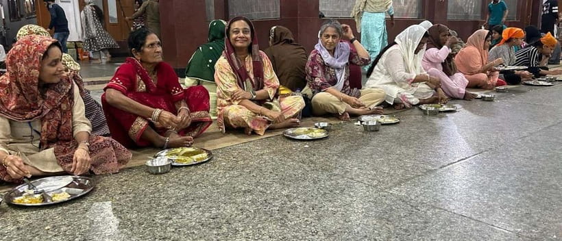Amritsar: Golden Temple and Jallianwala Bagh Guided Tour - Langar backstage: the worlds largest community kitchen at work