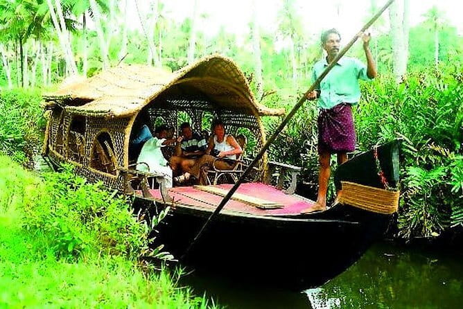 Backwater Tour from Cochin - Village lunch at the house: a meal that earns its place