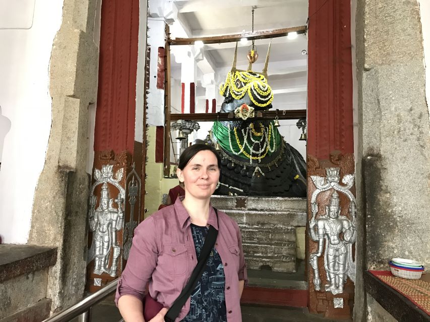 Bangalore: Basavanagudi Walking Tour with Bull Temple - Basavanagudi in three hours, markets and temples on foot