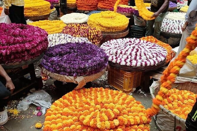 Bangalore : Evening Food Street Walk and Market Visit - KR Market at 6 PM: Flowers, Crafts, and a Why-this-place-matters Stop