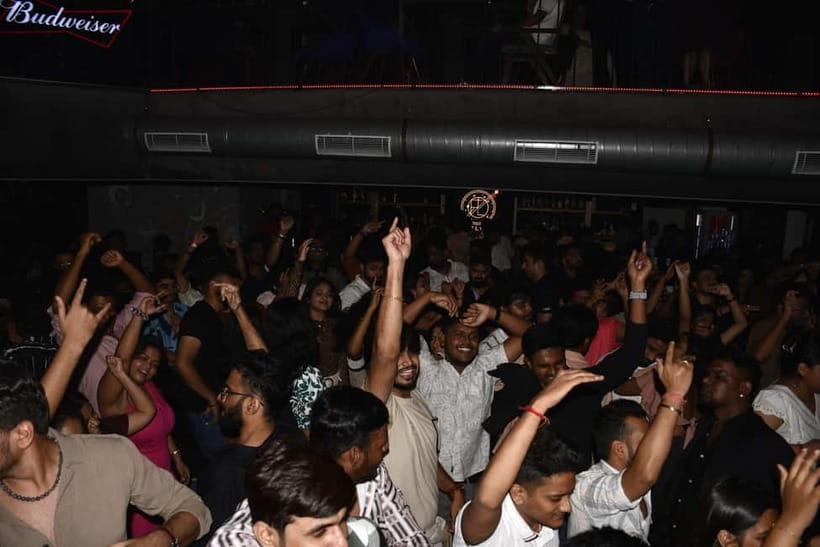 Bangalore:The Original bengaluru pub crawl - Church Street, compressed into one fun plan
