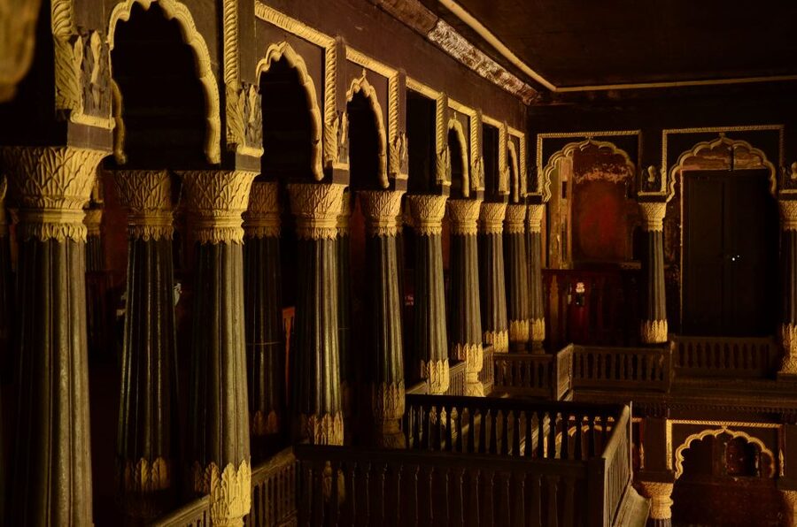 Bangalore: Walking Tour of Fort, Palaces, and Market - Meeting Point on Kempegowda Road, and How to Get There Smoothly