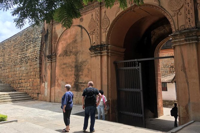 Bengaluru by Tuk Tuk - St Andrew’s Church and Ulsoor Kali Temple: two faiths, two kinds of awe
