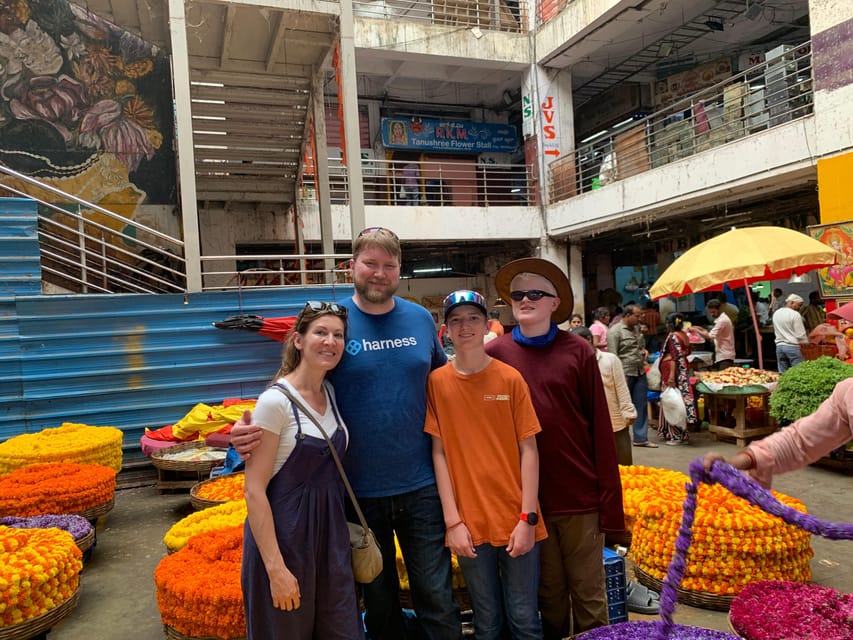 Best of Bangalore in a Tuk Tuk - Private Tour for 3 Hours - The old city story, Kempegowda, and the sensory stop at Gandhi Bazaar