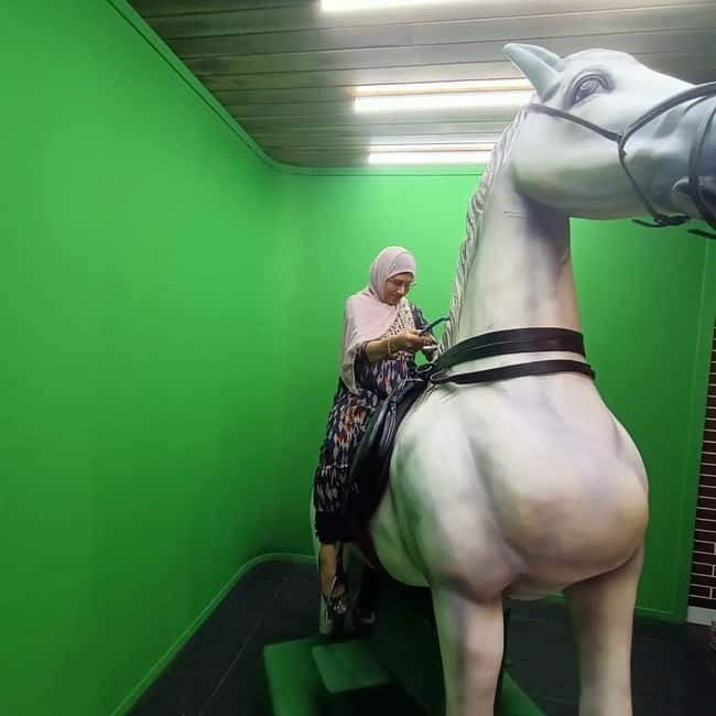 Bollywood Studio Guided Half-Day Tour - Quick tips that make your studio visit smoother