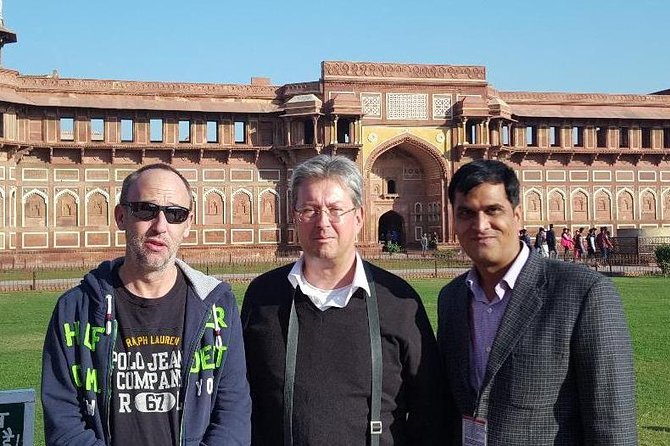 Book Govt Approved Guide for Taj Mahal & Agra fort - Why a licensed guide makes a big difference at the Taj and Fort