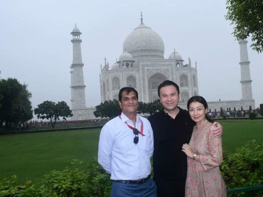 Book Govt. Approved Tour Guide For Taj Mahal & Fort - How the Tour Actually Works in Real Life (Meeting, Timing, Walking)