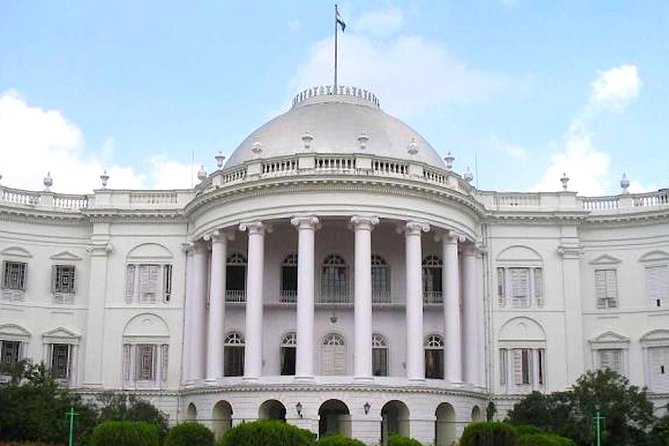 British Raj Heritage walk in Kolkata with guide - Job Charnock’s mausoleum and Kolkata’s origin myth