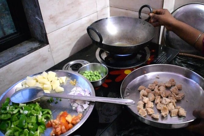 Cooking Class in Jaipur - Family Experience with Meal & Transport - The 2-Hour Cooking Lesson: Roti, Sabji, Lentils, and Dessert
