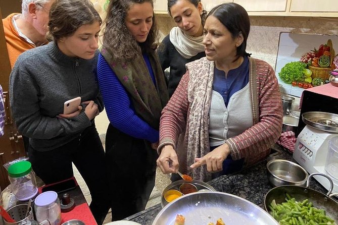 Cooking Class in Jaipur – Family Experience with Meal & Transport - Getting Picked Up and Settling Into a Home Kitchen