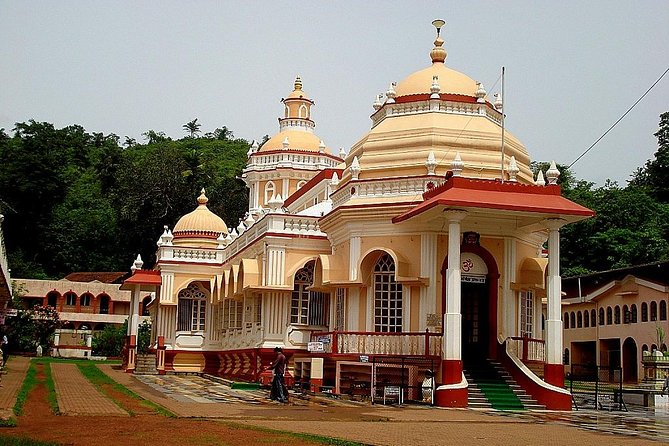 CULTURAL & HISTORIC DAY TOUR ATTRACTIONS - Churches, Temples & Spice Plantation - Fontainhas: the Latin Quarter with Portuguese-style details worth slowing down for