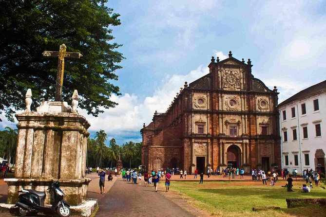 CULTURAL & HISTORIC DAY TOUR ATTRACTIONS - Churches, Temples & Spice Plantation - Panjim Heritage Walk: cobblestones, river city energy, and easy context