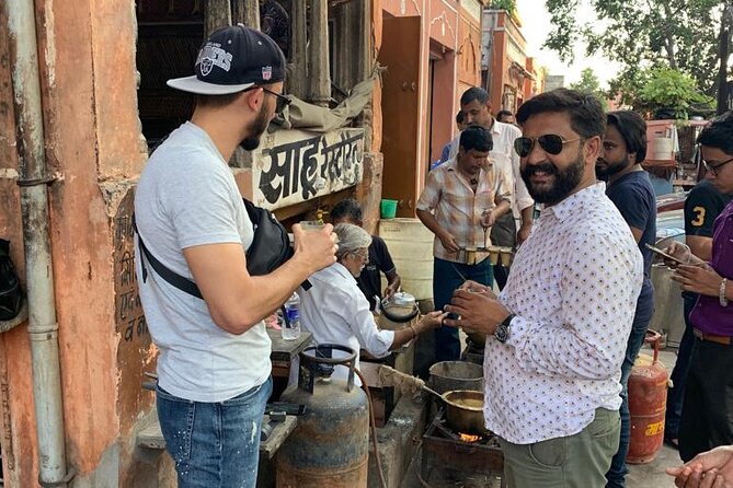 Cultural Walk and Food Tasting In Jaipur - Maniharo Ka Rasta: Bangles, Lac, and Craft Street Culture