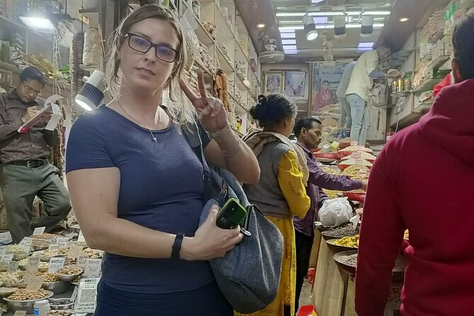 Customized Half Day or Full Day Delhi Shopping Tour with Female Consultant - Snacks and Street Food in Chandni Chowk: What You Should Expect