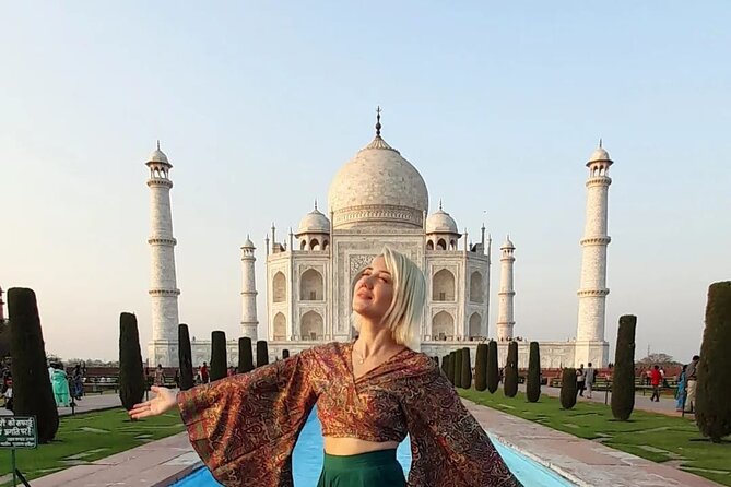 Day Trip to Agra from Delhi Including Taj Mahal and Agra Fort with Lunch - 6:00 am pickup and the Yamuna Expressway drive to Agra