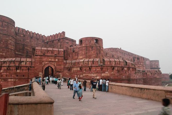 Day Trip to Taj Mahal and Agra from Hyderabad with both side Commercial Flights - Tour pace, group size, and why timing is the real product