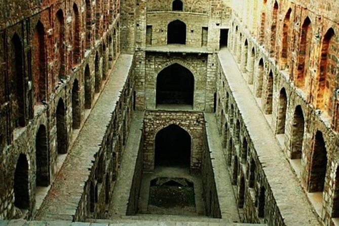 Delhi: Private Half-Day Tour of New Delhi & Old Delhi - Red Fort Photo Stop: Mughal Power From the Outside