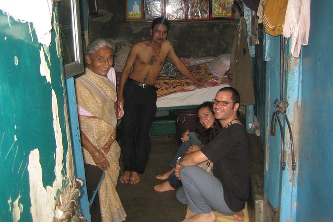 Dharavi slum tour in Mumbai by Female tour guides of the slum - Meeting at Third Wave Coffee and Getting There With or Without Pickup
