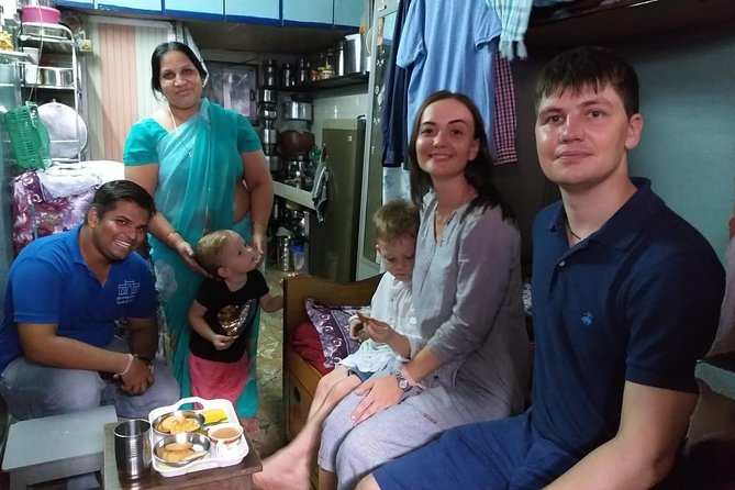 Dharavi Slum Tour - Getting there without drama: meeting point and transport options